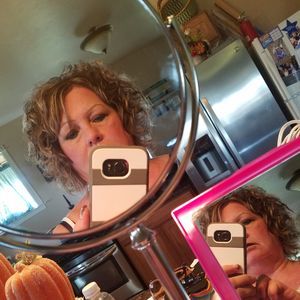 Meet your Posher, Lona gale